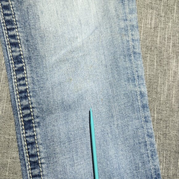 Miss Me Jeans women's Size 27 Medium Wash Boyfriend Capri Thick Stitch Flap - Picture 12 of 16